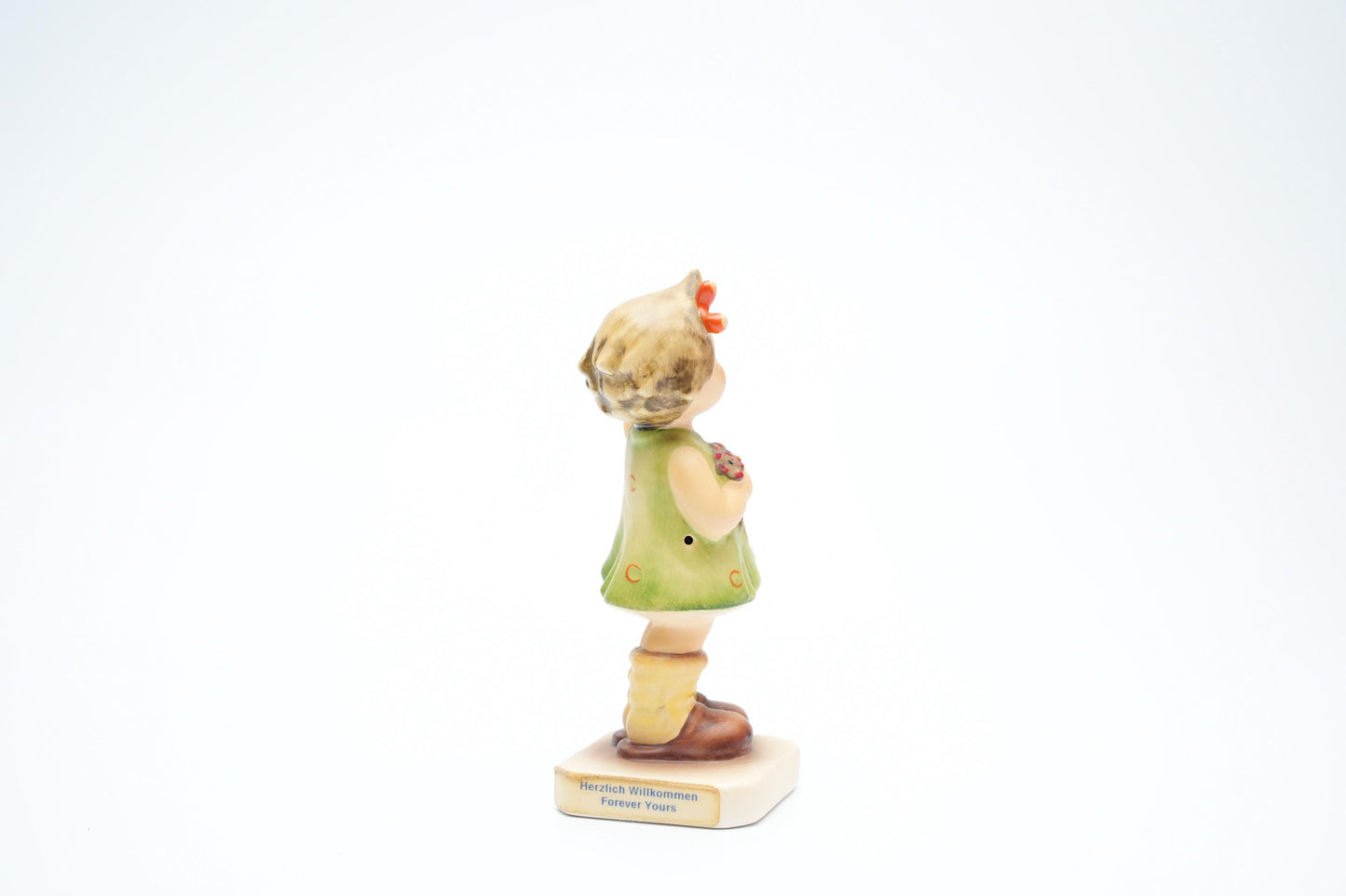Goebel Hummel Figurine “Herzlich Willkommen – Forever Yours” (Hum 495, 11 cm/4,3 inch)