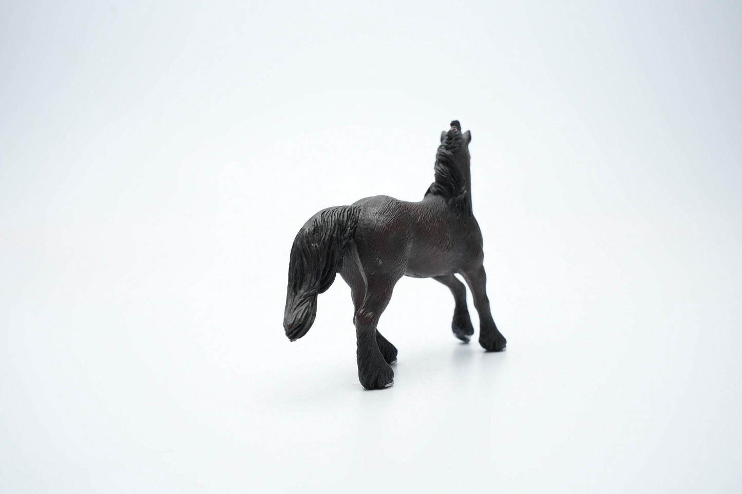 Schleich Friese Paard 13604 – 11 cm (ca. 4.3 inch) – 2005 – Vintage Verzamelmodel