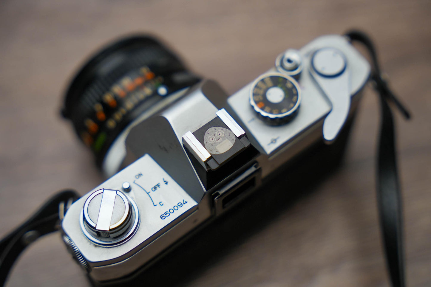 Maak je camera uniek met de Japanse Onigiri Flitsschoen – Verkrijgbaar in Goud, Zilver en Zwart