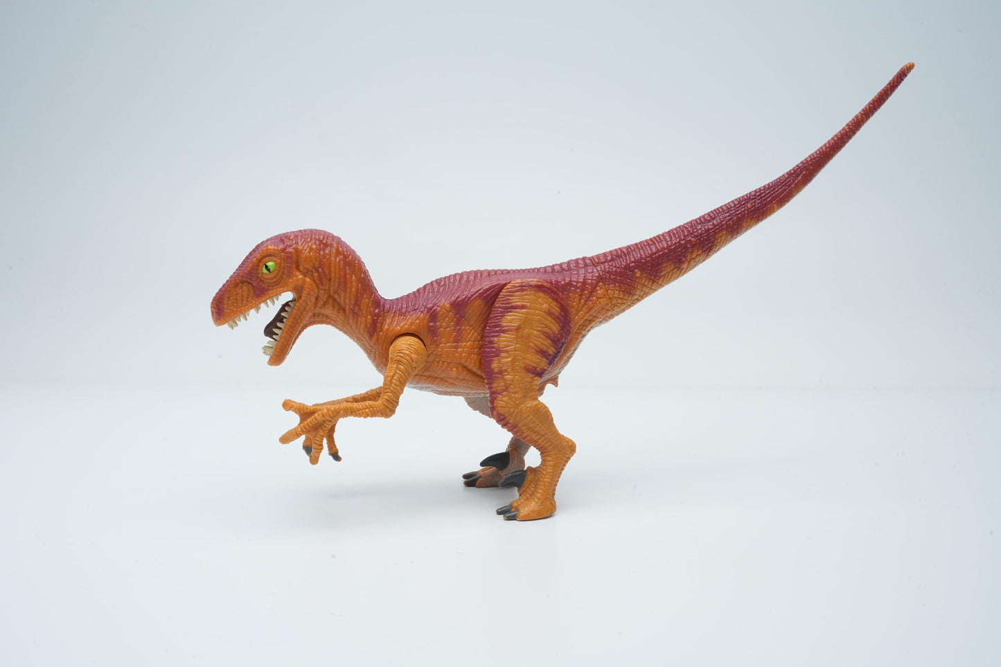 Velociraptor Jurassic Park 1998 vintage speelgoed figuur