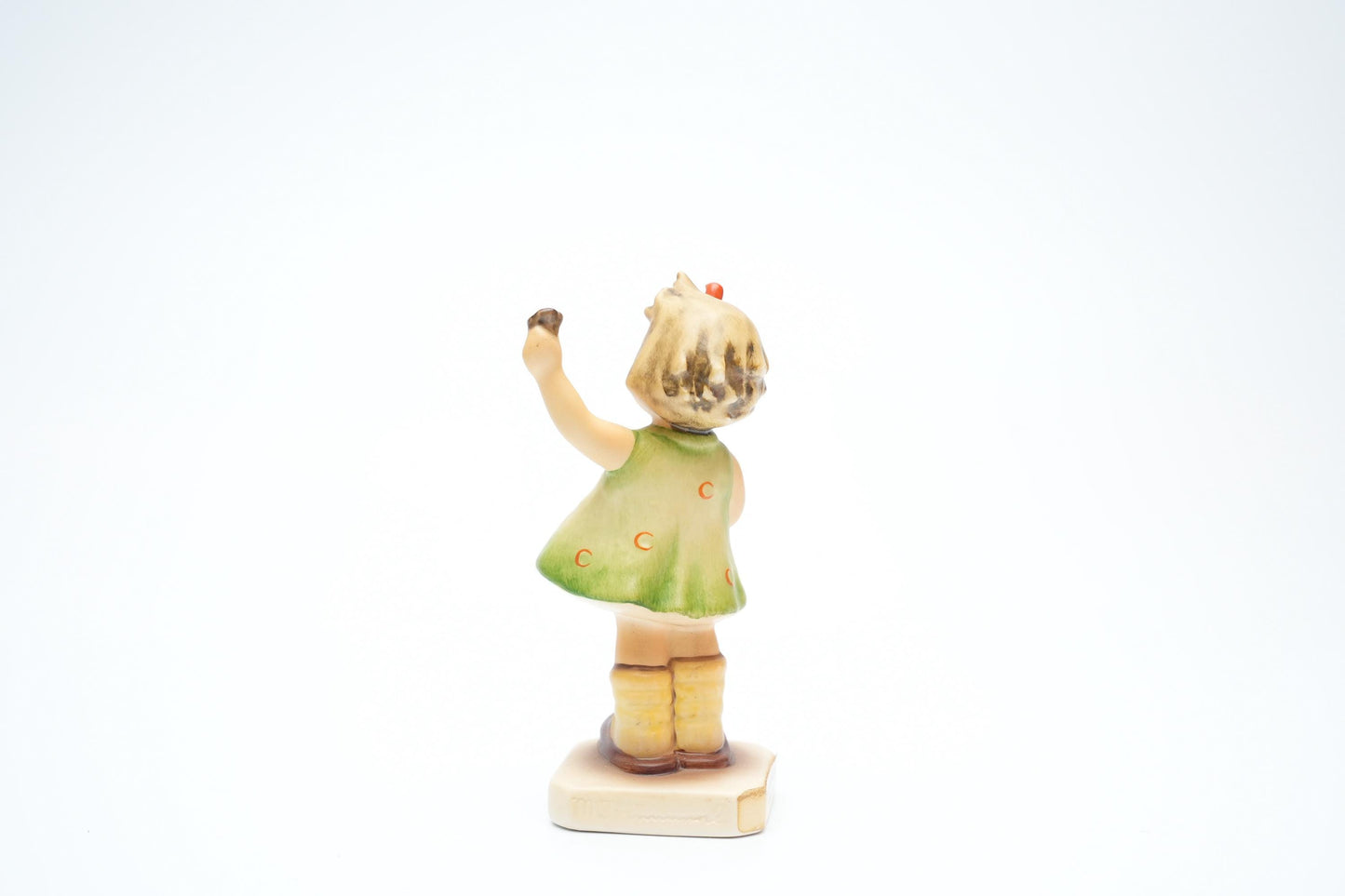Goebel Hummel Figurine “Herzlich Willkommen – Forever Yours” (Hum 495, 11 cm/4,3 inch)