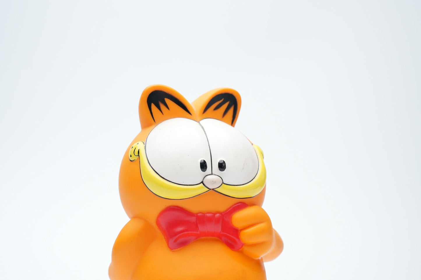 Vintage Garfield Spaarpot met Strik - United Feature Syndicate Inc. & Paws (1981)