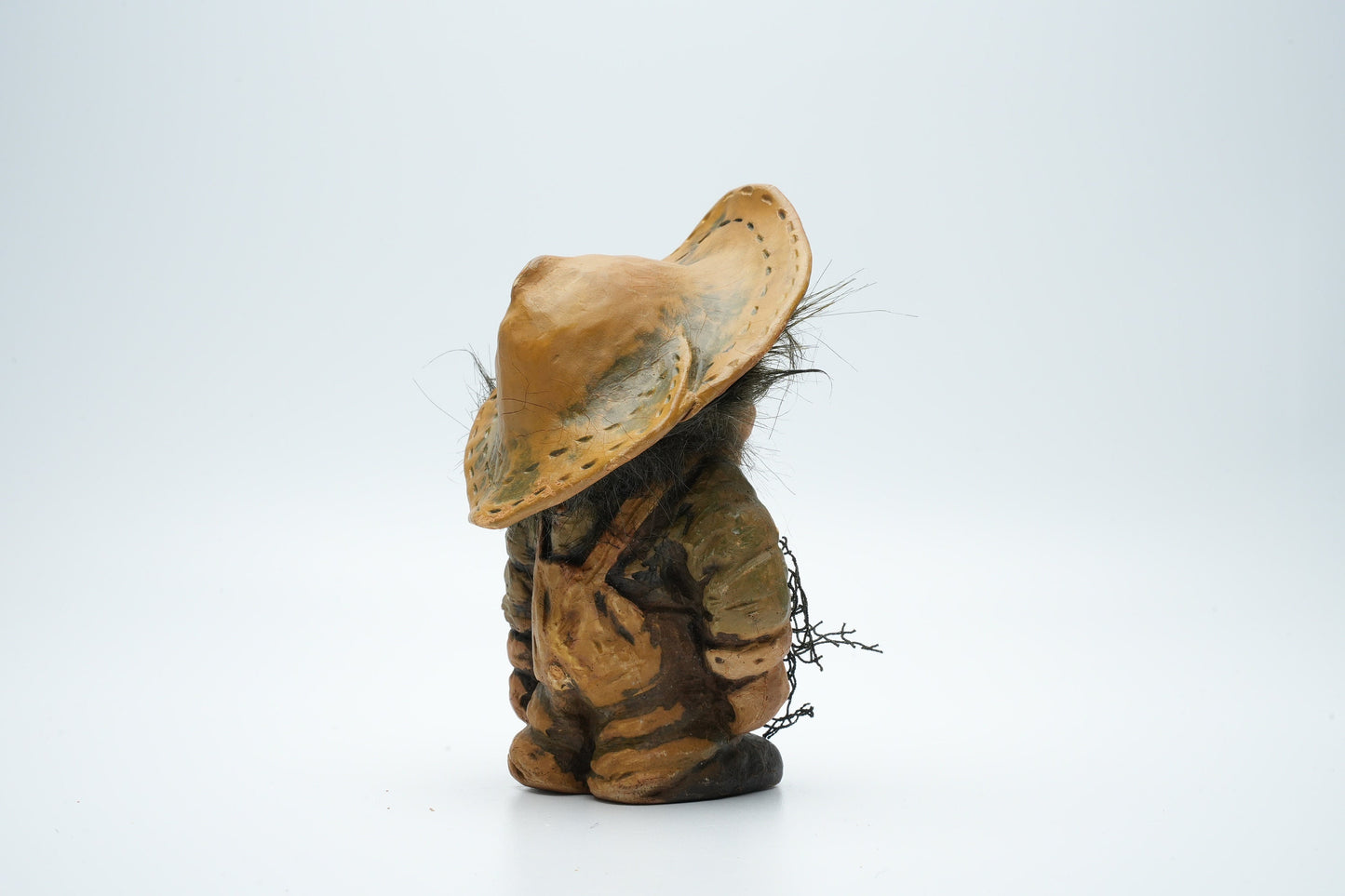 Staande Nyform troll met vissersnet in zijn handen - 6 inch - vintage Noorse troll