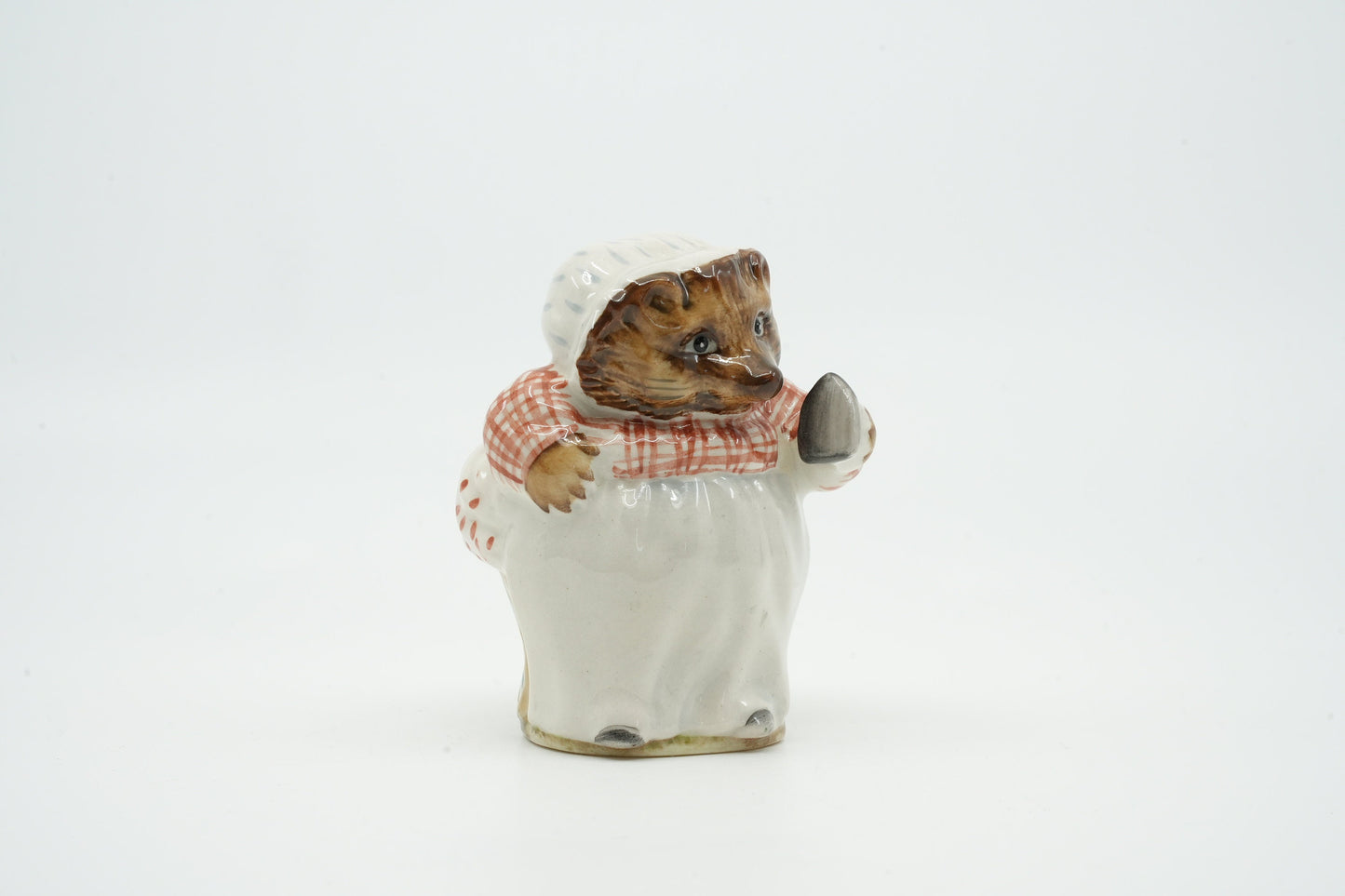 Mrs. Tiggy Winkle- Beatrix Potter Beeldje- Beswick, Engeland, Copyright 1948