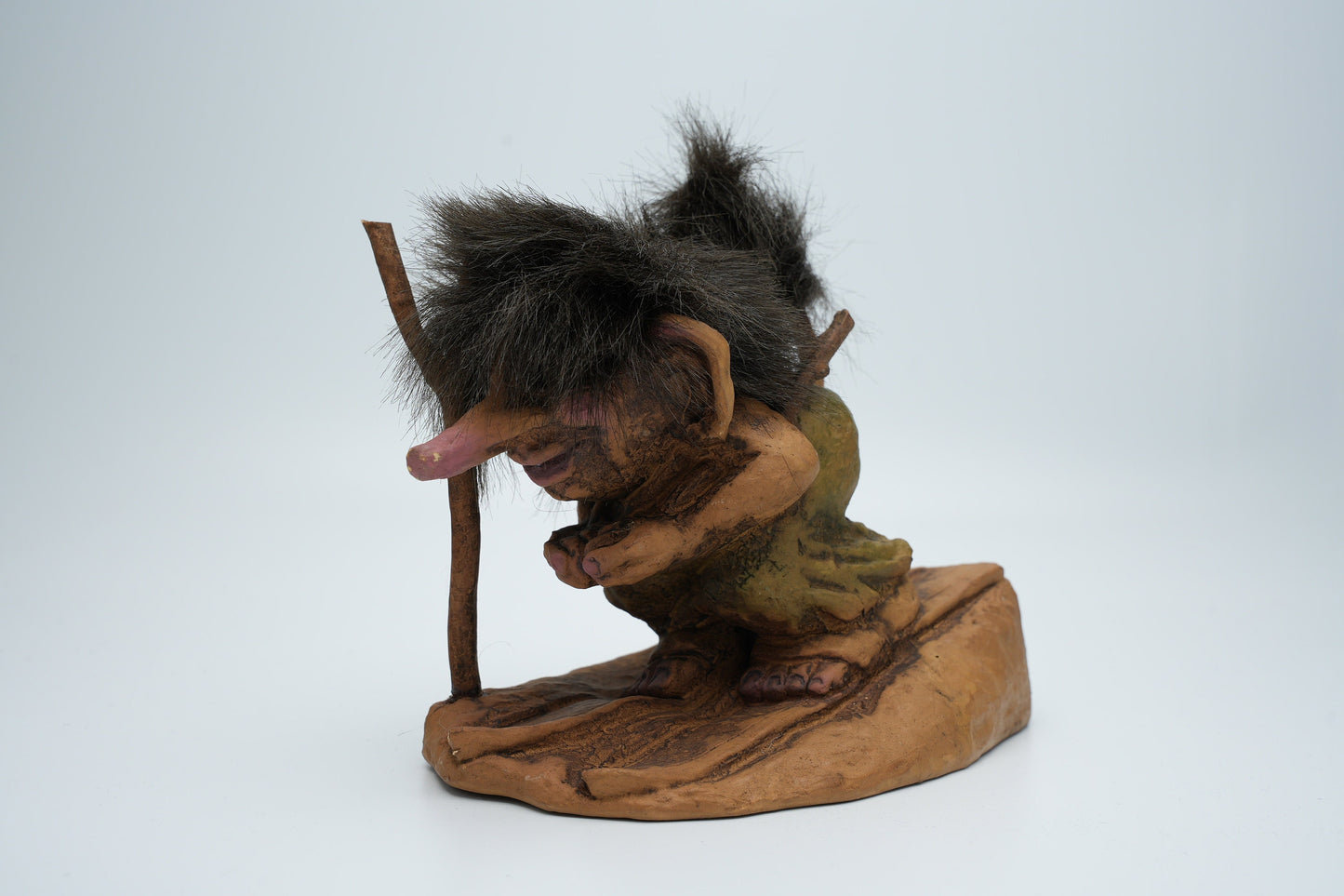 Originele Nyform Skiënde Troll handgemaakt in Noorwegen