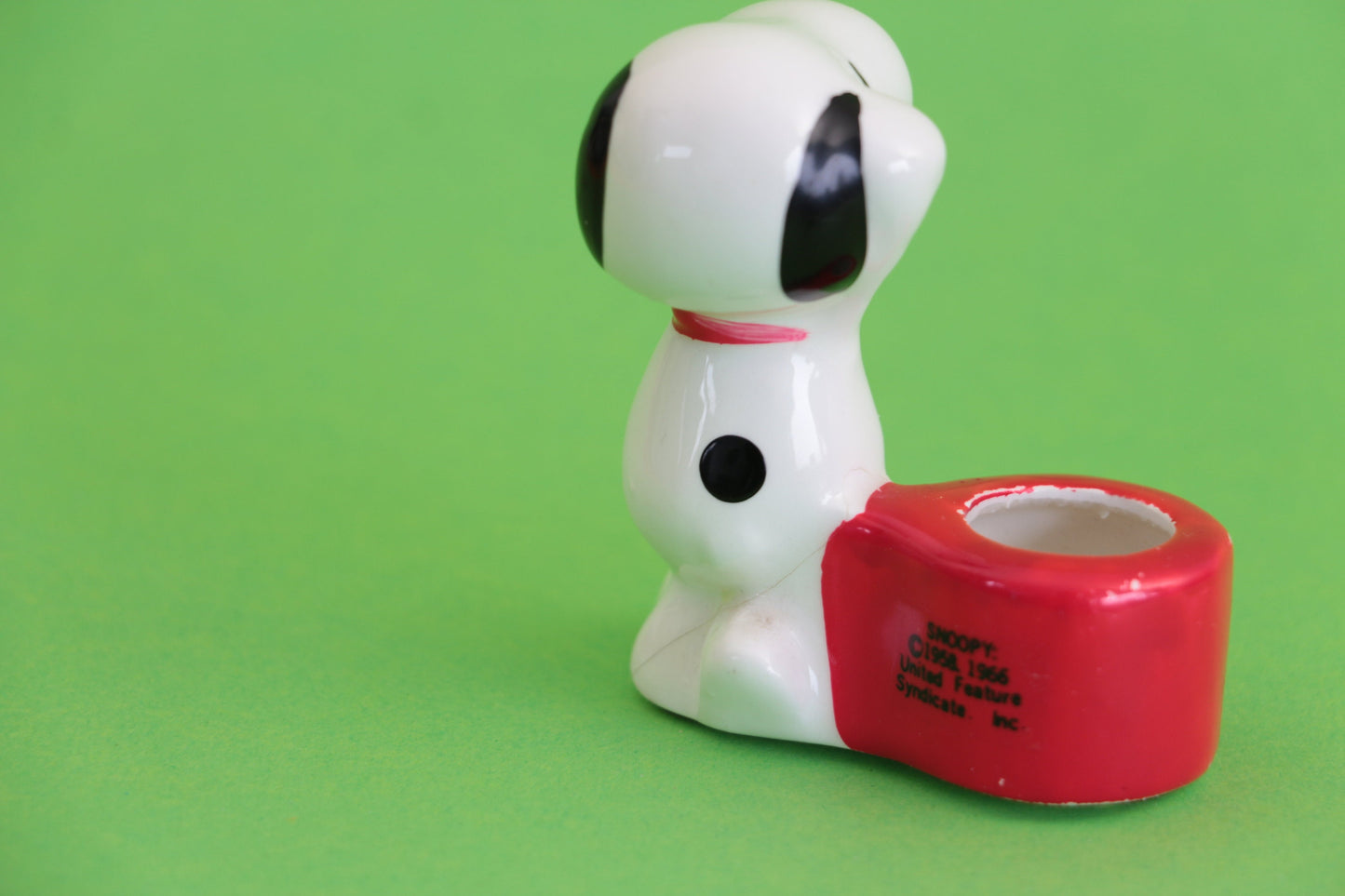 Vintage Snoopy "Everybody Loves a Winner"Ceramic Miniature Collector Item 1966.VGC
