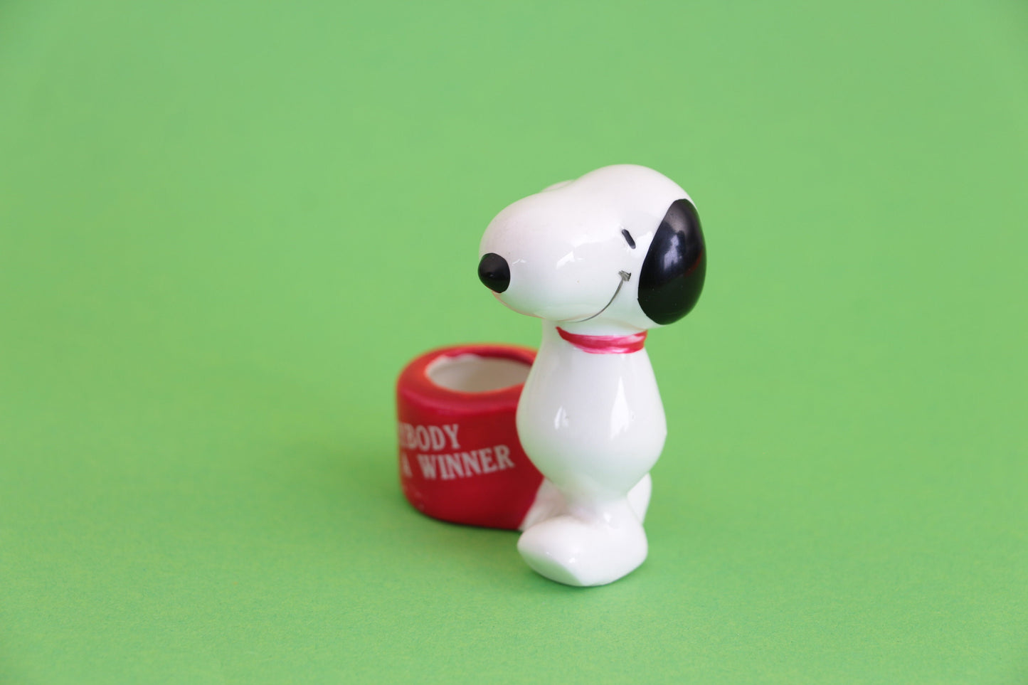 Vintage Snoopy "Everybody Loves a Winner"Ceramic Miniature Collector Item 1966.VGC
