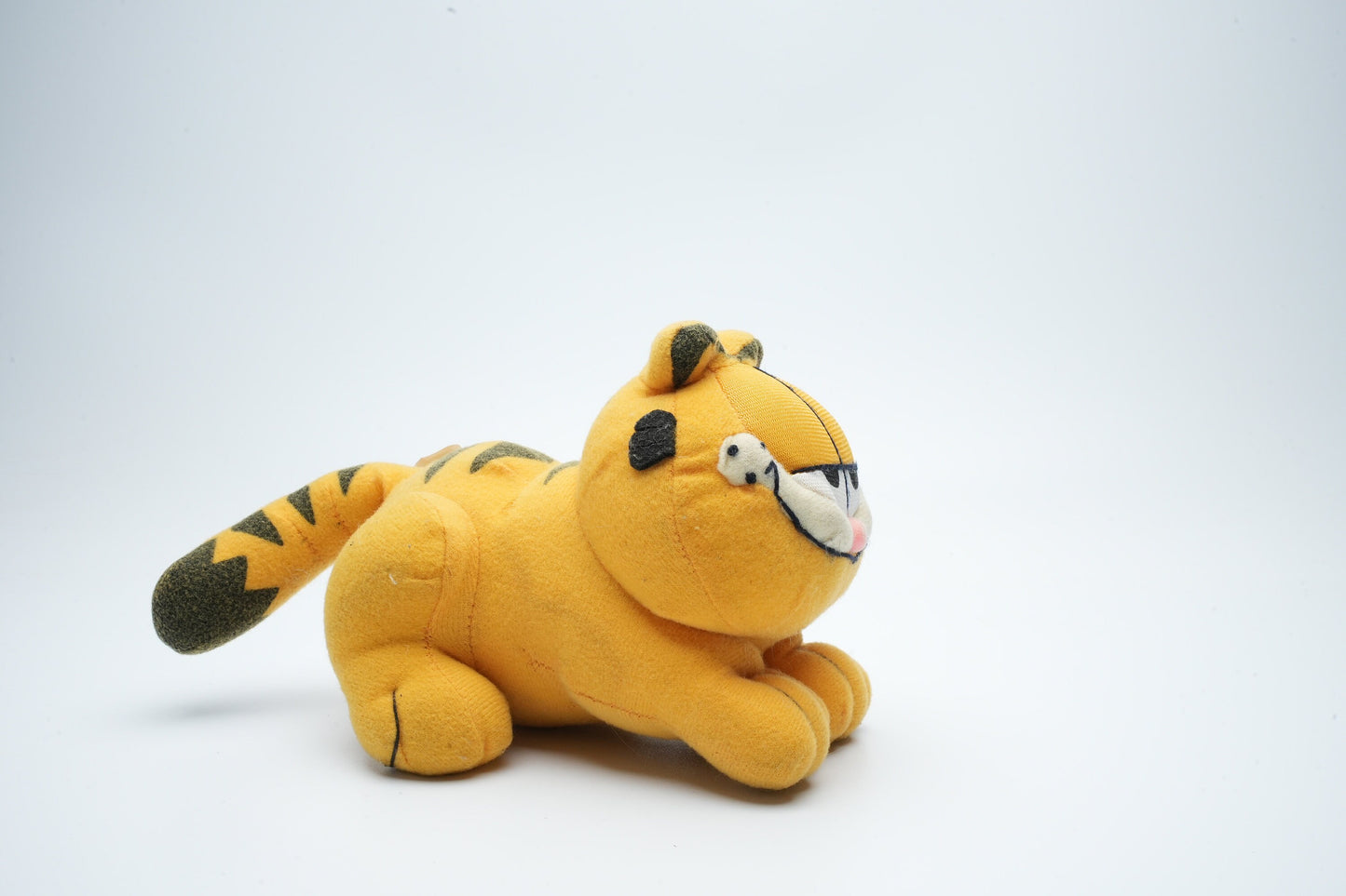 Garfield de kat ligt te chillen op de grond | schattige kleine Garfield plush