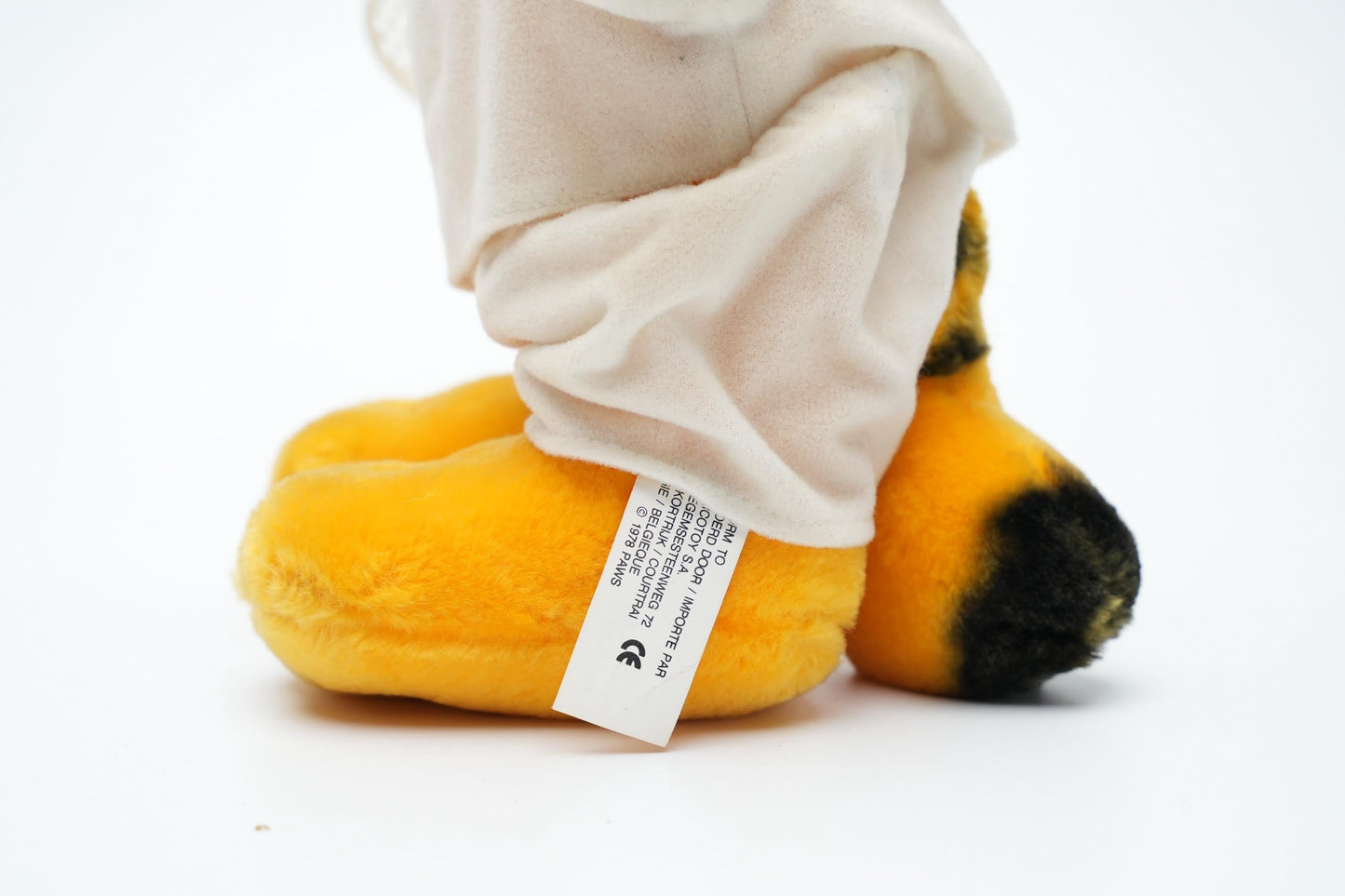 Vintage Garfield Knuffel – Tenniseditie met Racket, 25 cm (9,8 inch)