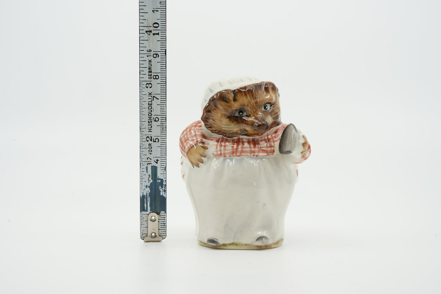 Mrs. Tiggy Winkle- Beatrix Potter Beeldje- Beswick, Engeland, Copyright 1948