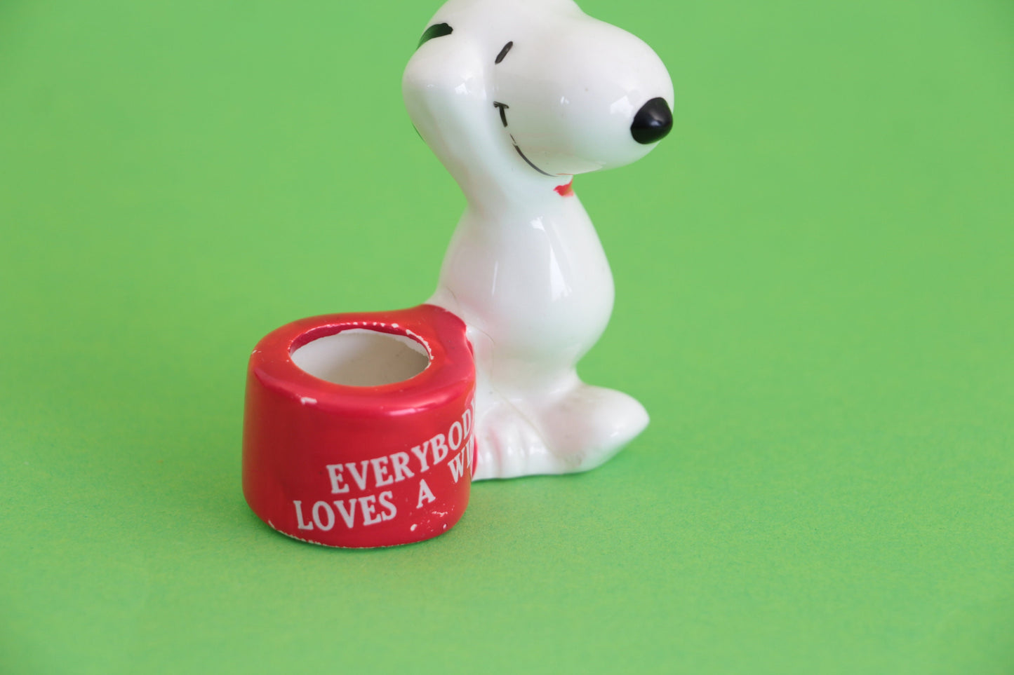 Vintage Snoopy "Everybody Loves a Winner"Ceramic Miniature Collector Item 1966.VGC
