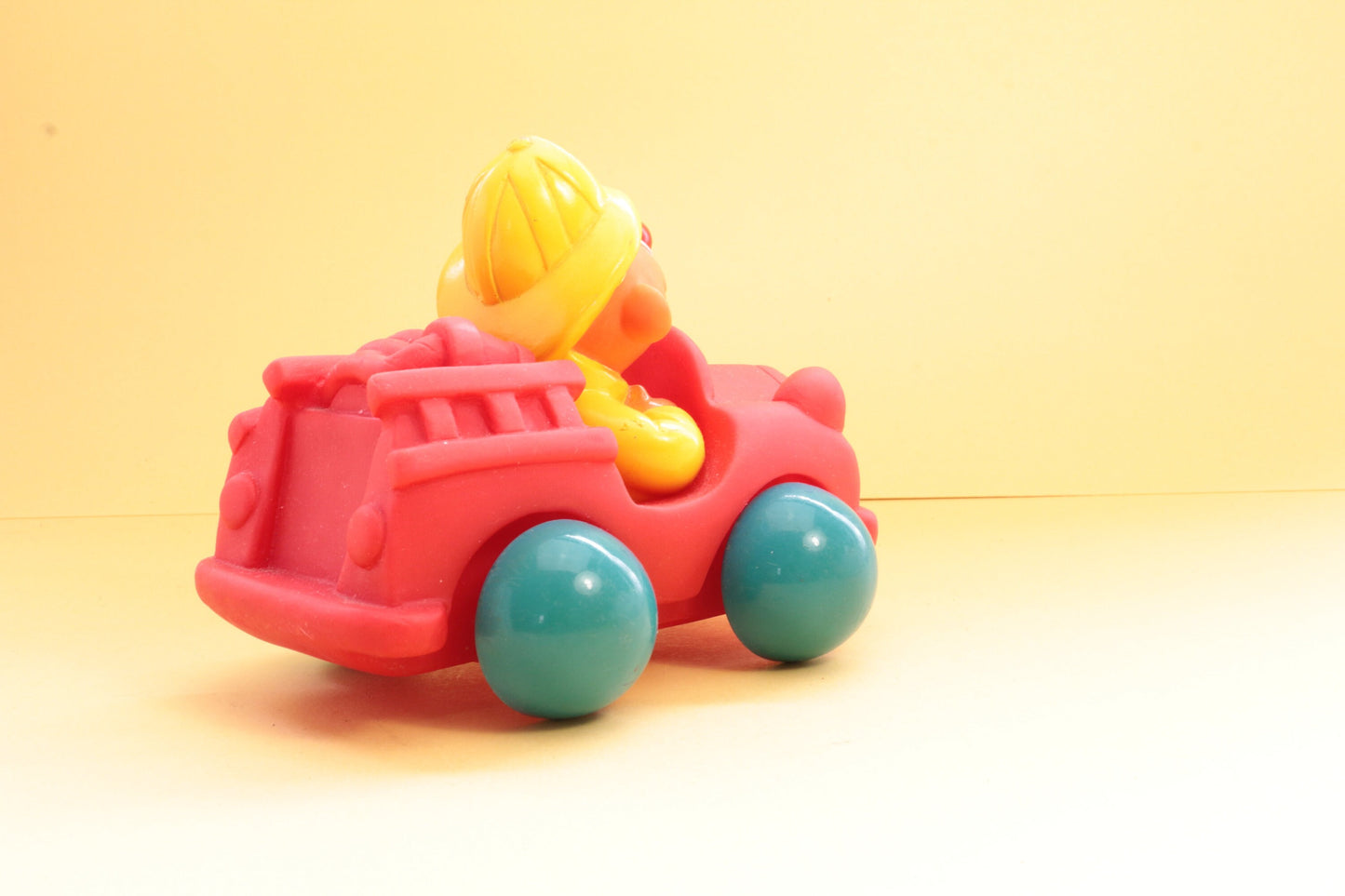 Vintage auto met Ernie van Sesamstraat 1994 | Tyco | Jim Henson | Ernie speelgoed | Ernie figuren