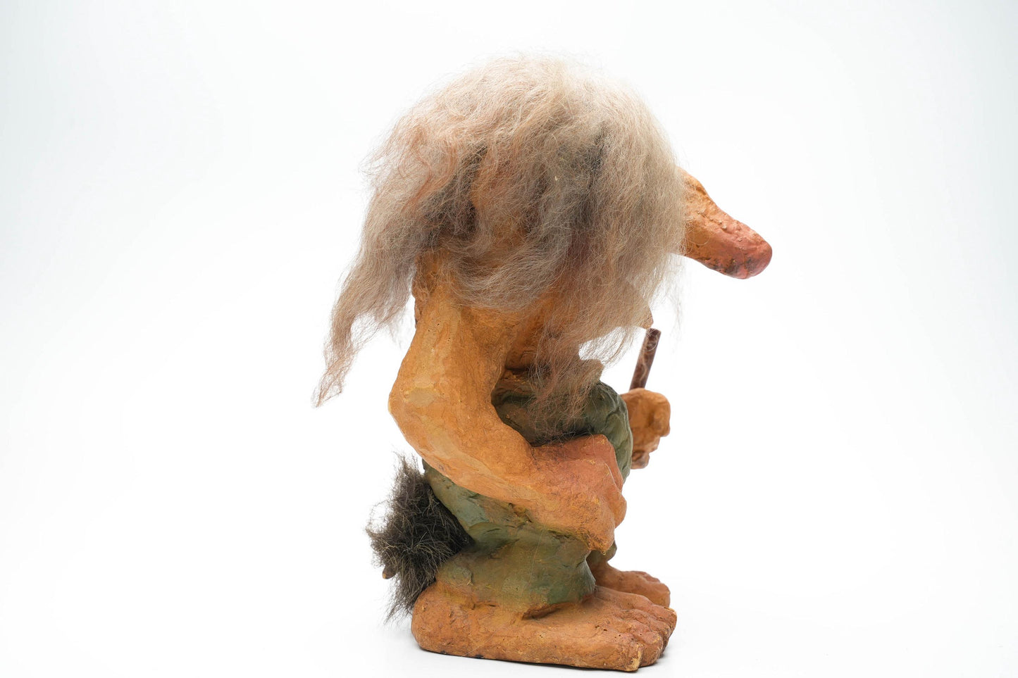 Grote Vintage Nyform Trol met Stok – Handgemaakt Noors Trollenbeeld – 25 cm / ca. 9.8 inch