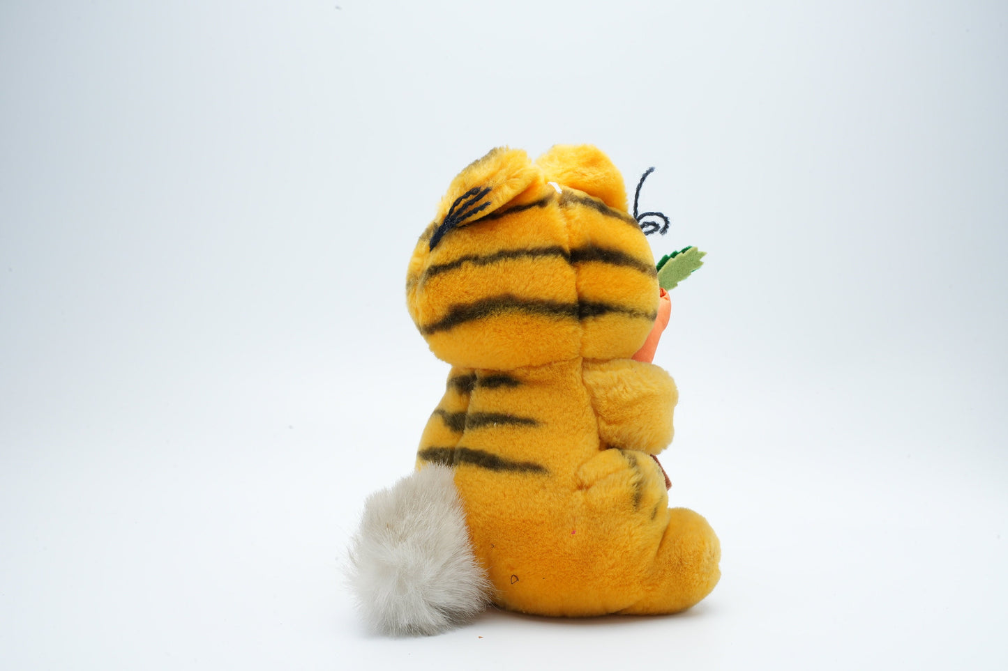 Vintage Garfield met wortel in zijn handen | zeldzame Garfield plush (vintage)
