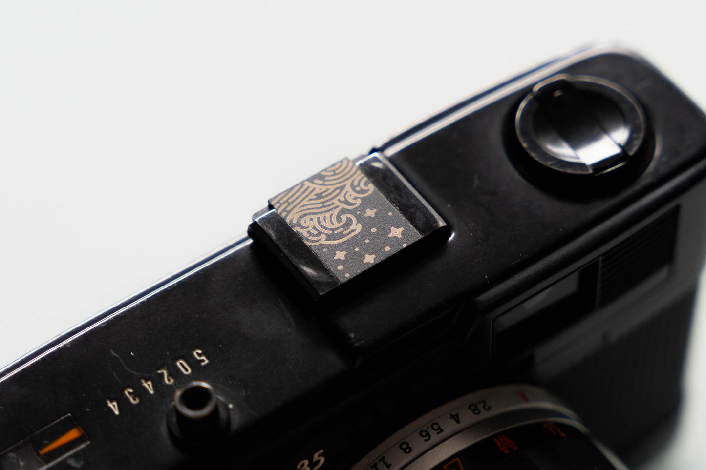 Gepersonaliseerde camera flitsschoen – "The Japanese Wave" – laser gegraveerd accessoire voor fotografie liefhebbers
