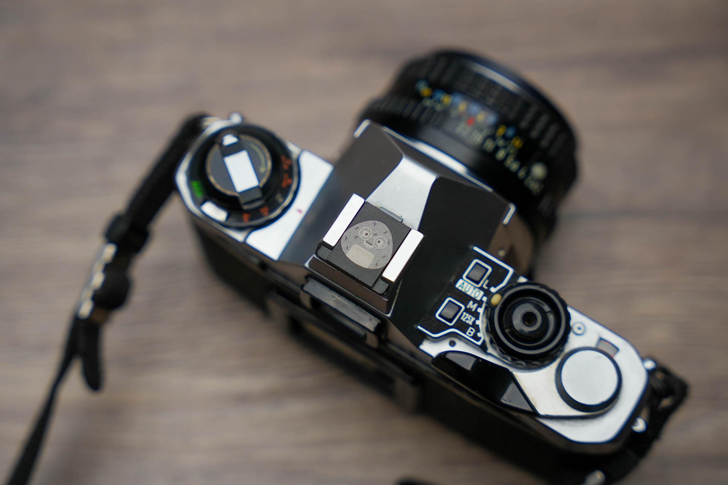 Maak je camera uniek met de Japanse Onigiri Flitsschoen – Verkrijgbaar in Goud, Zilver en Zwart