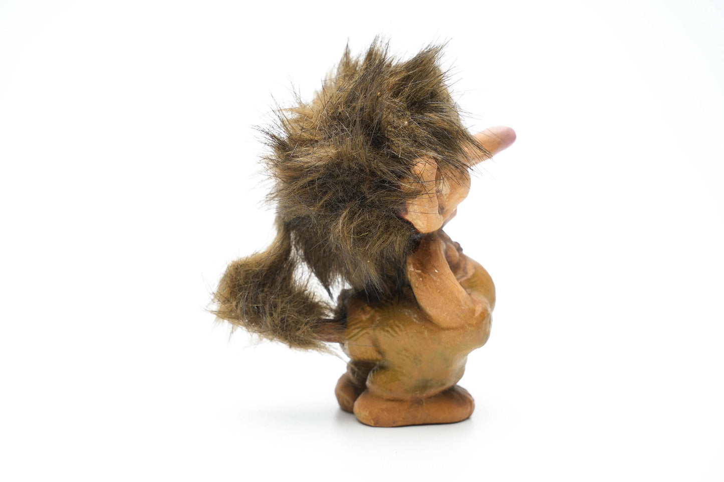 Kleine Nyform Trol met Wilde Haren – Handgemaakt Noors Beeldje – 10 cm / ca. 3.9 inch