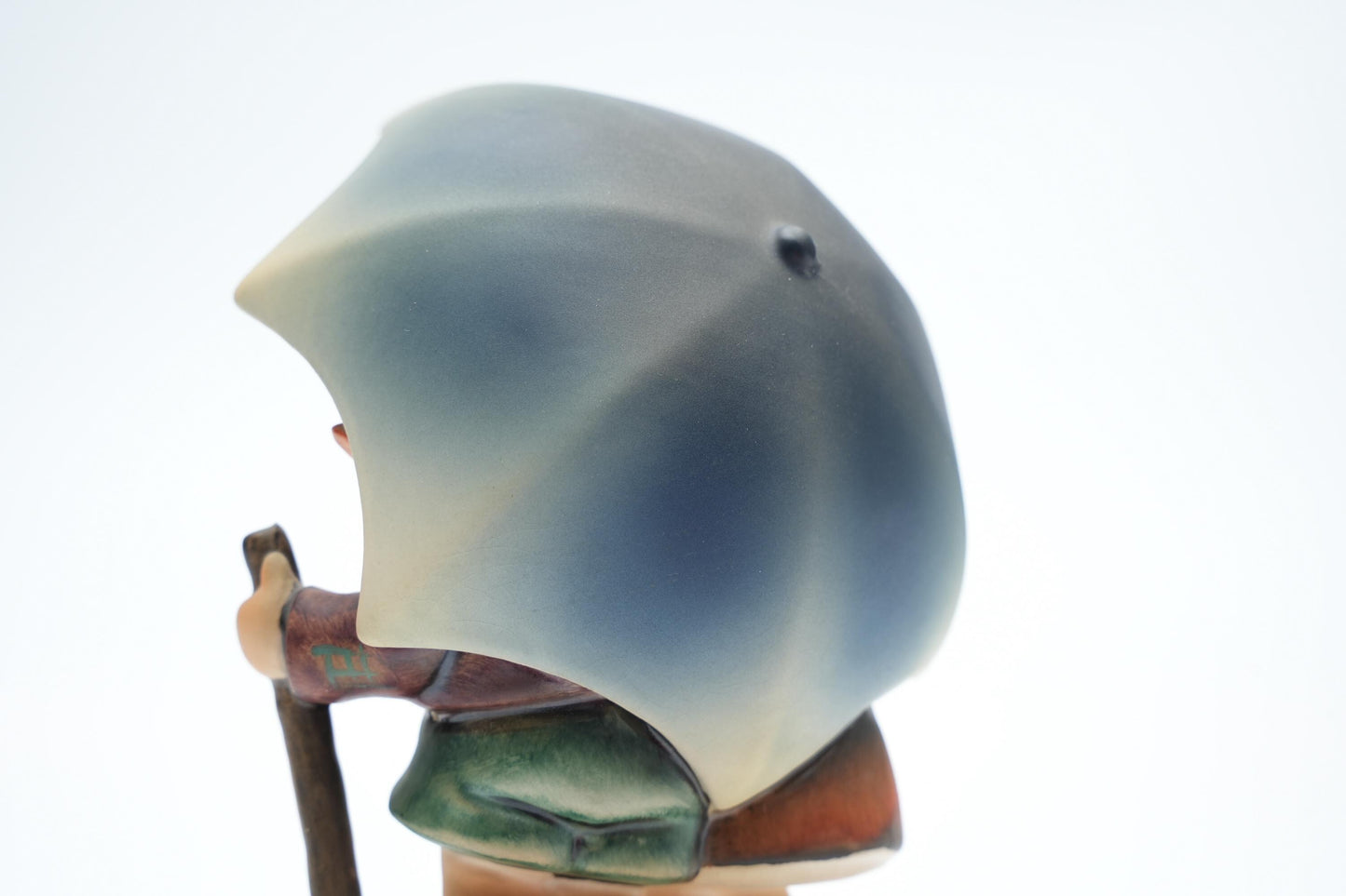 Vintage Hummel Beeldje 'Under Umbrella' - HUM 71 (17 cm / 6,7 inch)