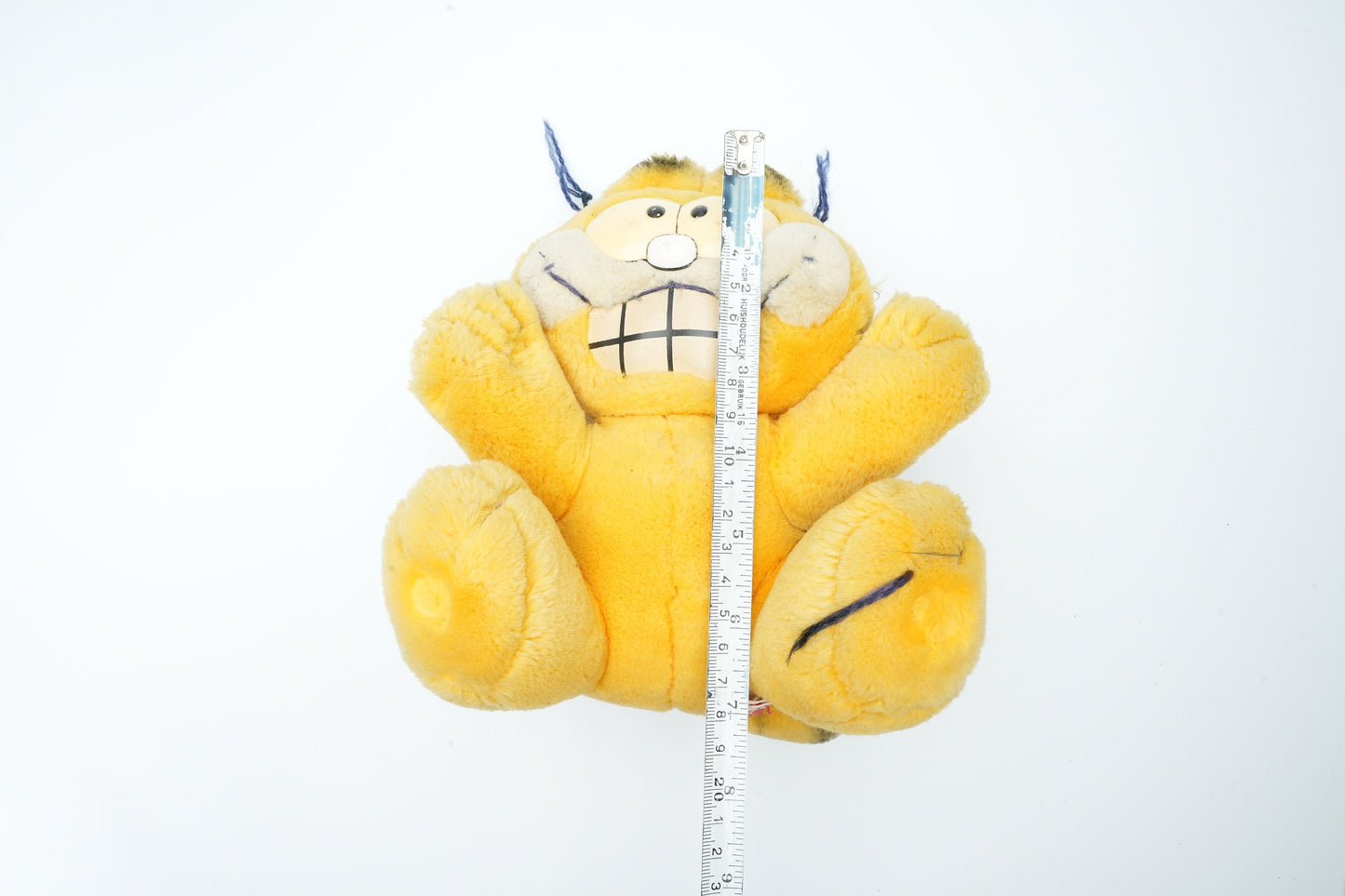 Schattige vintage Garfield plush die zit | vintage pluche van Garfield de kat