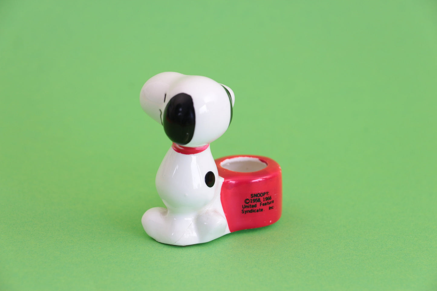 Vintage Snoopy "Everybody Loves a Winner"Ceramic Miniature Collector Item 1966.VGC