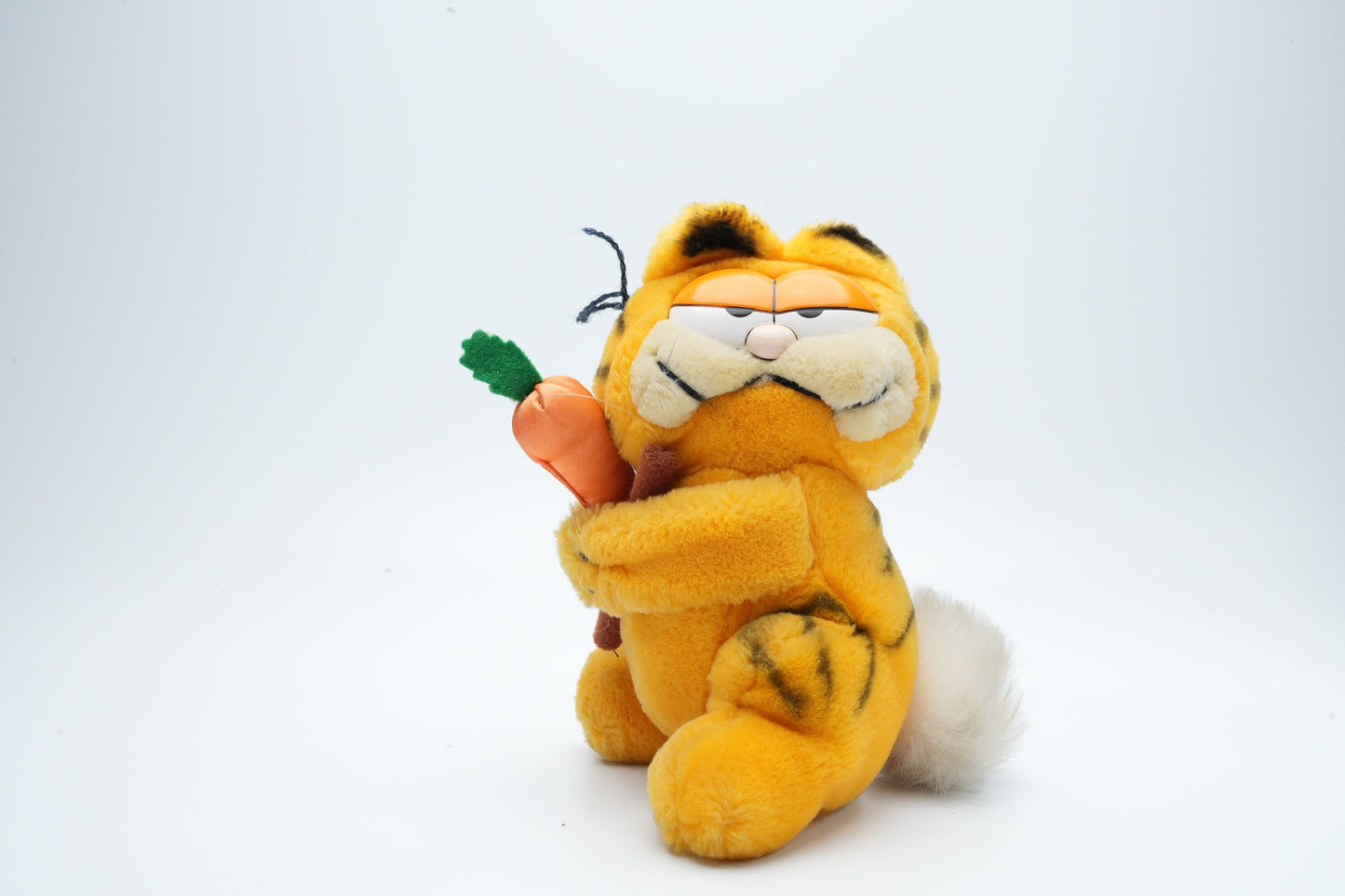 Vintage Garfield met wortel in zijn handen | zeldzame Garfield plush (vintage)