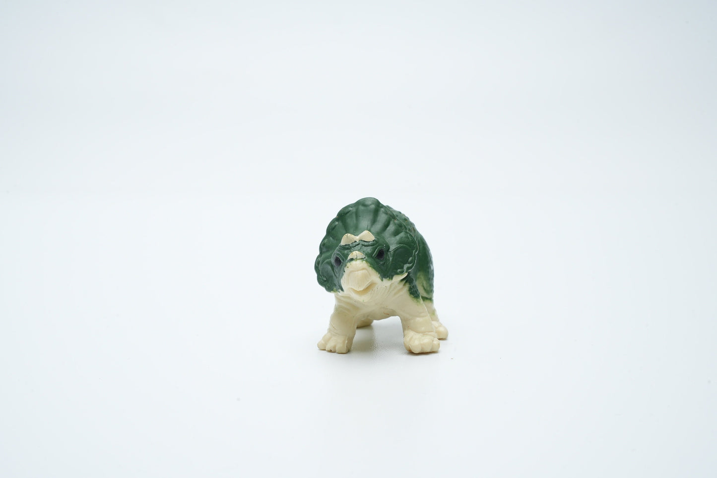 Jurassic Park Triceratops Hatchling 1993 Kenner vintage figuur