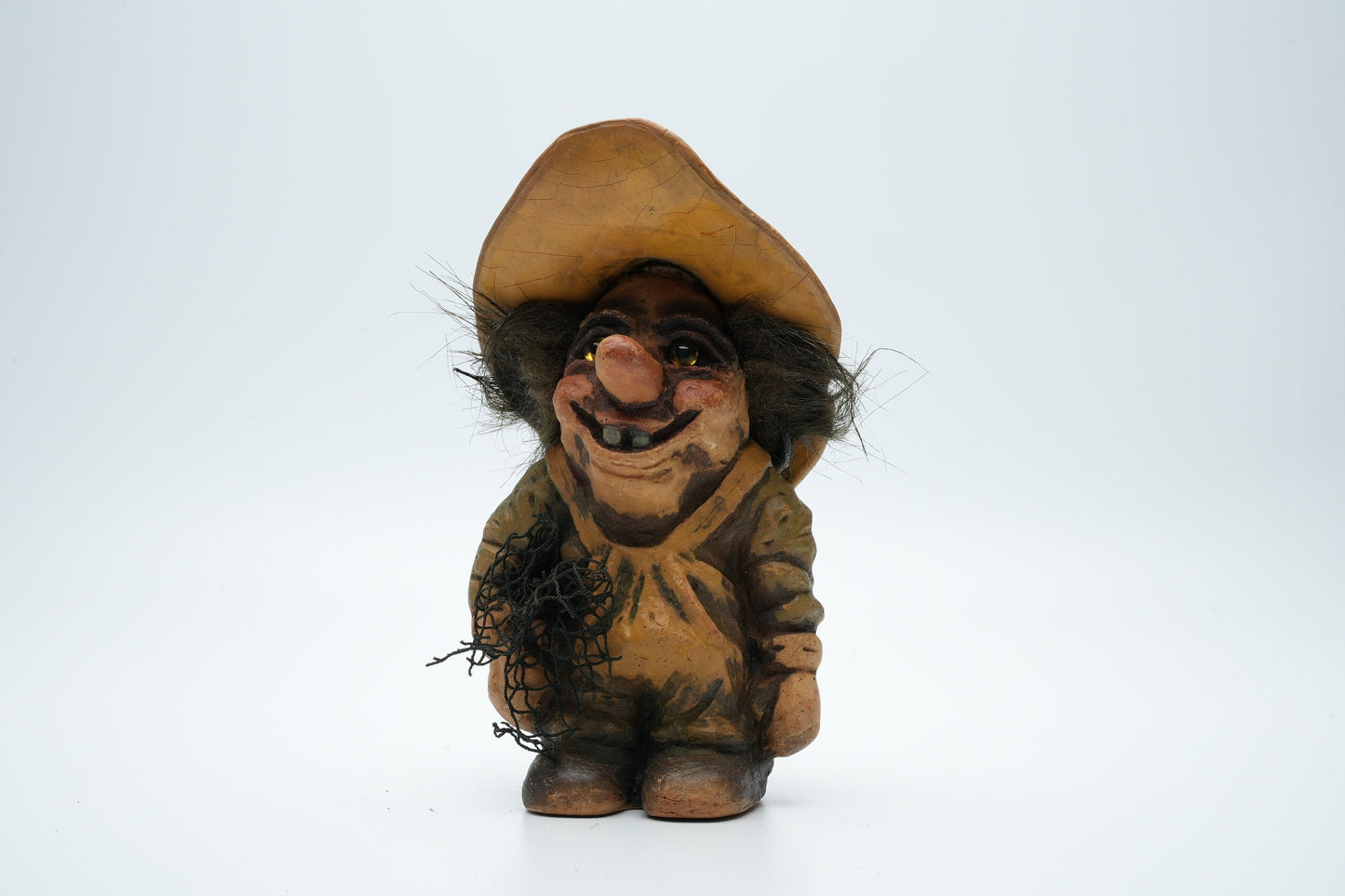 Staande Nyform troll met vissersnet in zijn handen - 6 inch - vintage Noorse troll