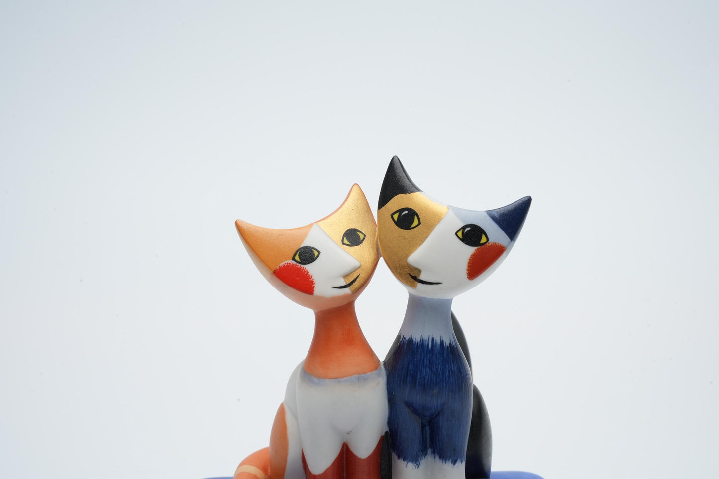 Rosina Wachtmeister "Poezen met Klokje" - Goebel (14,5 cm / 5,7 inch)