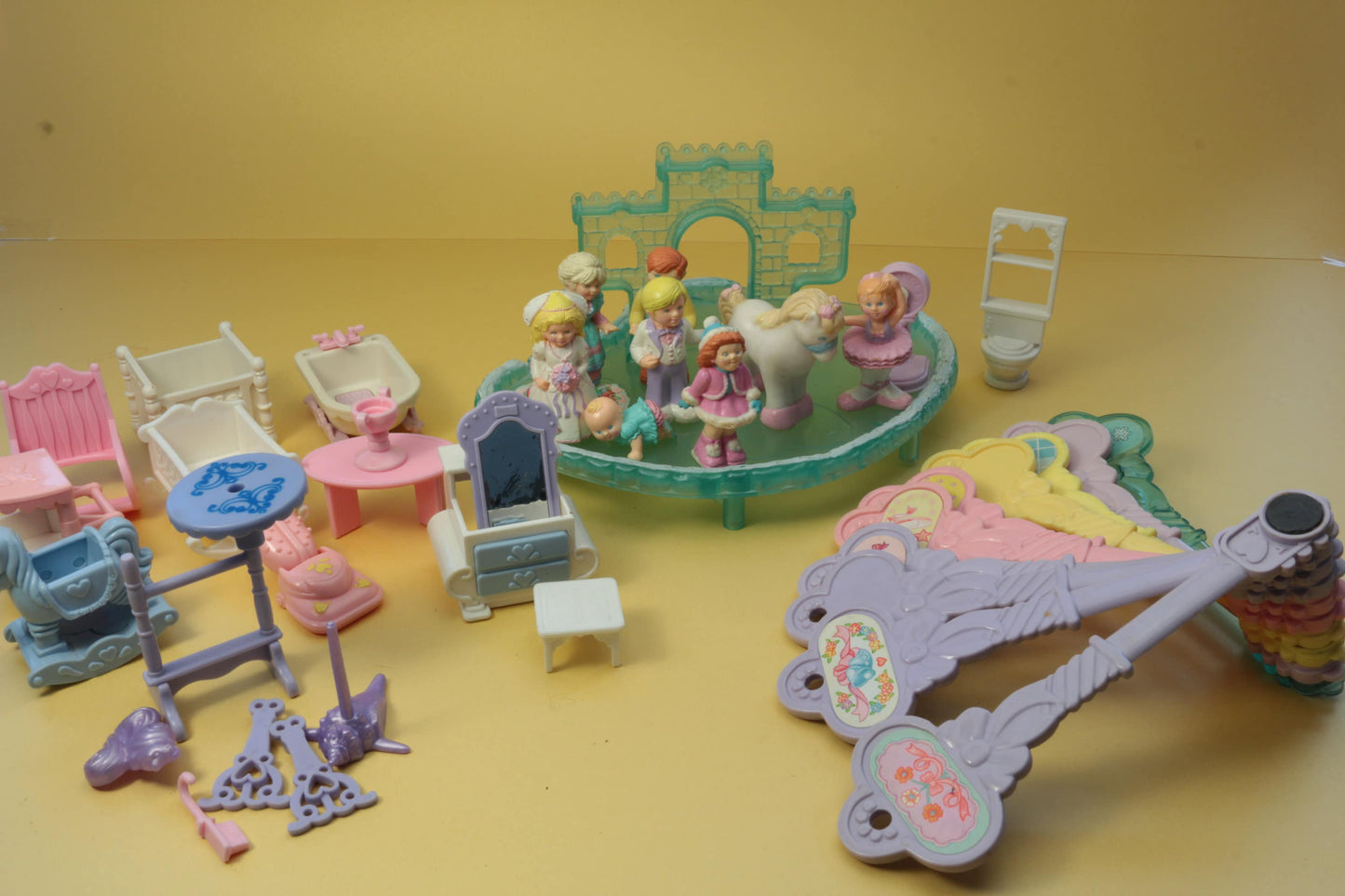 Fisher Price Precious Places Magnetic Key Mansion Dollhouse  | Precious places figuren|