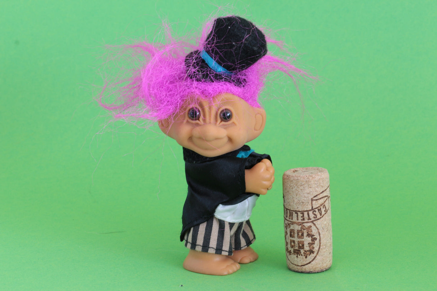 Schattige trol in pak  | Oude dam trol | Dam trol met hoed