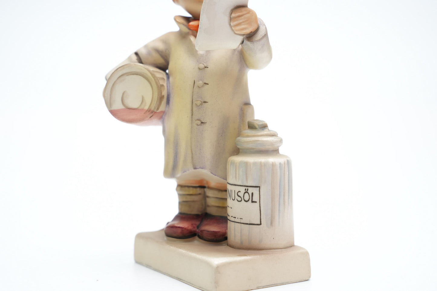 Hummel Beeldje 'Kleine Apotheker' - HUM 322, TMK-6 (15 cm / 6 inch)