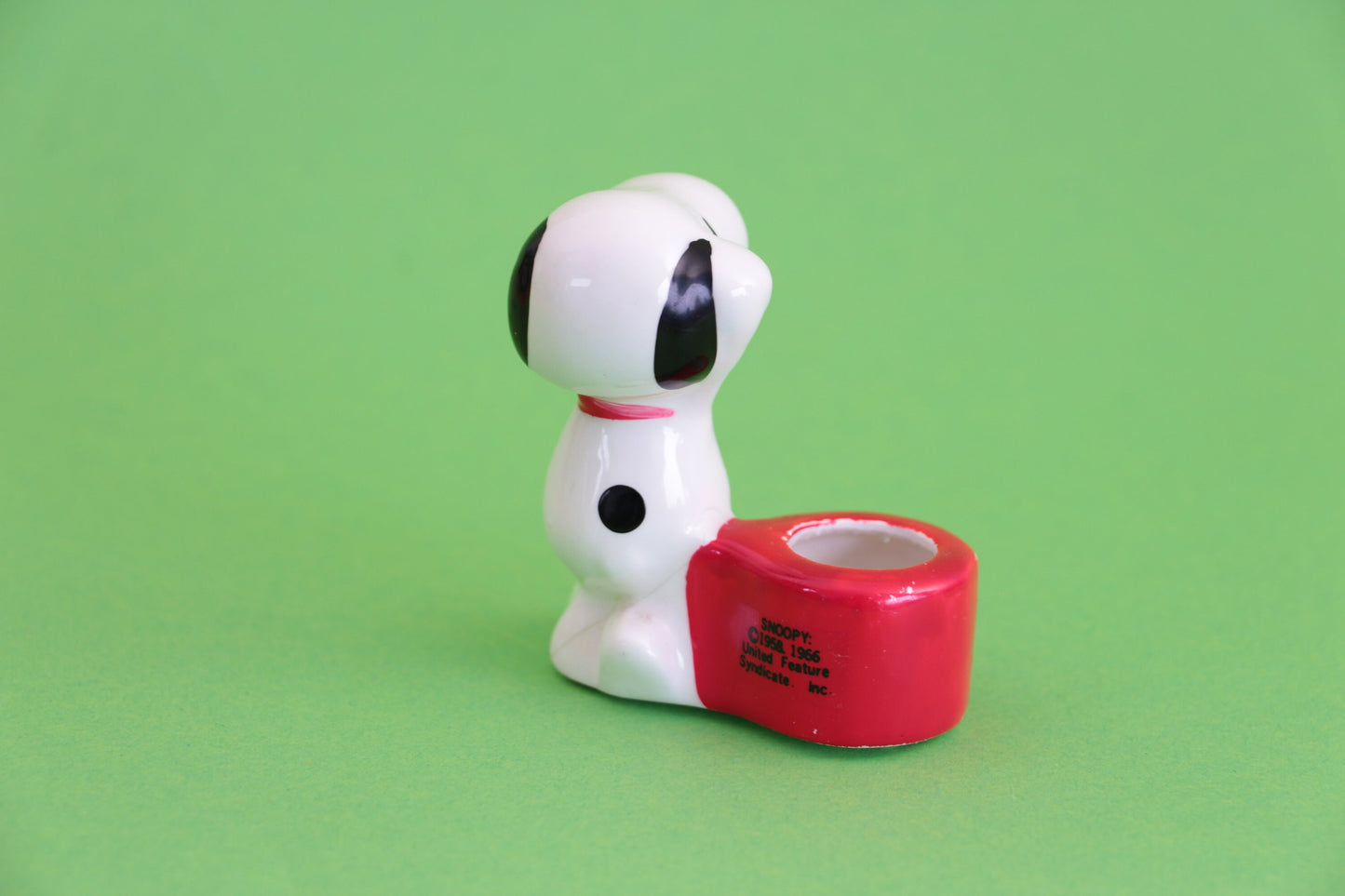 Vintage Snoopy "Everybody Loves a Winner"Ceramic Miniature Collector Item 1966.VGC
