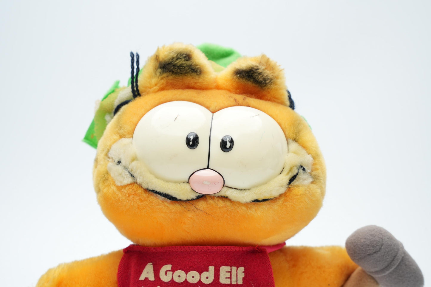 Vintage Garfield Knuffel in Kerstoutfit - United Feature Syndicate Inc. & Paws (1981)