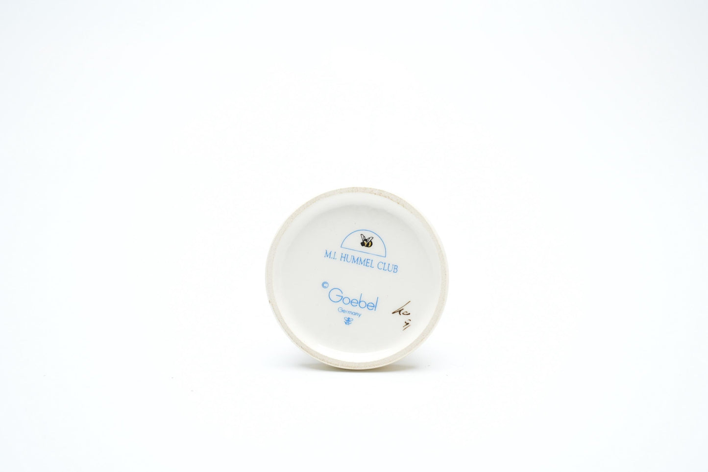 Two Hands, One Treat #192 - Hummel 493 (9 cm / 3 .5 inch)