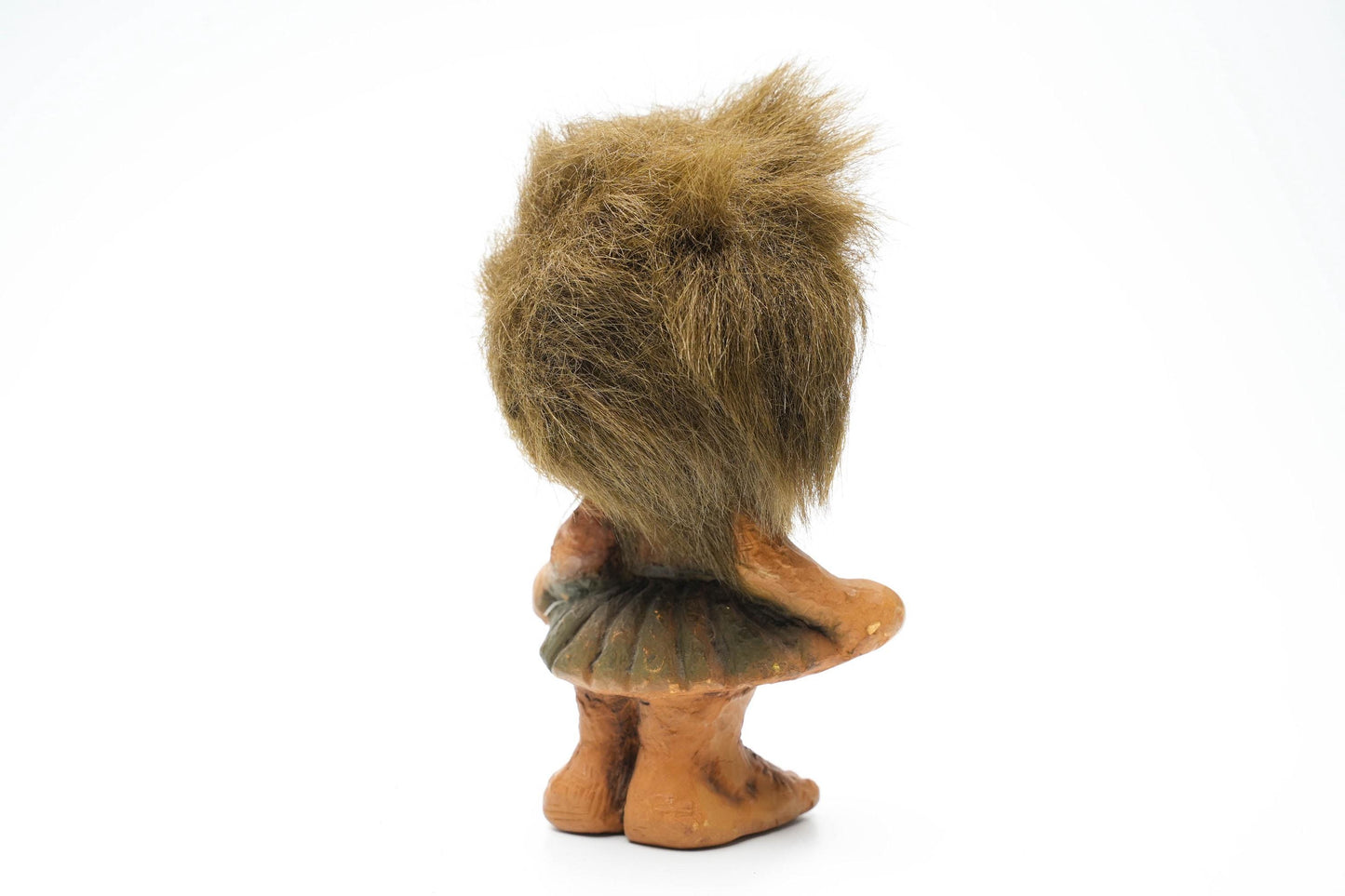 Nyform Trollenmeisje met Jurkje – Vintage Noors Beeldje – 15 cm / ca. 5.9 inch