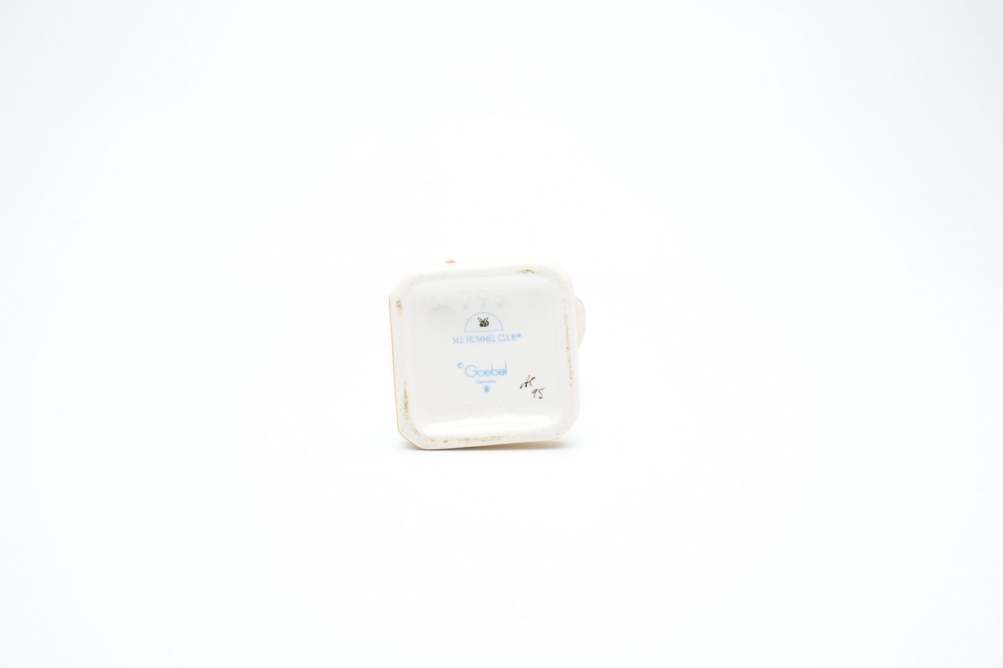 Goebel Hummel Figurine “Herzlich Willkommen – Forever Yours” (Hum 495, 11 cm/4,3 inch)