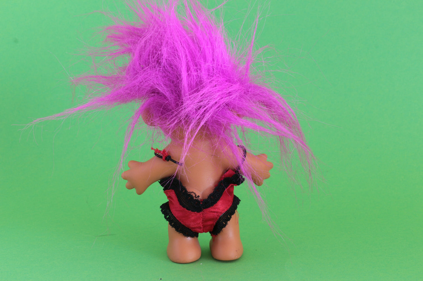 Vintage trol in victoria secret lingeriesetje | Oude dam trol | Dam trol in lingerie