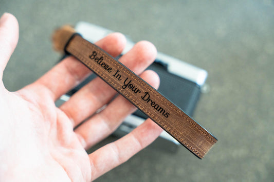 Unieke leren camera polsband - voor stijlvolle en veilige fotografie