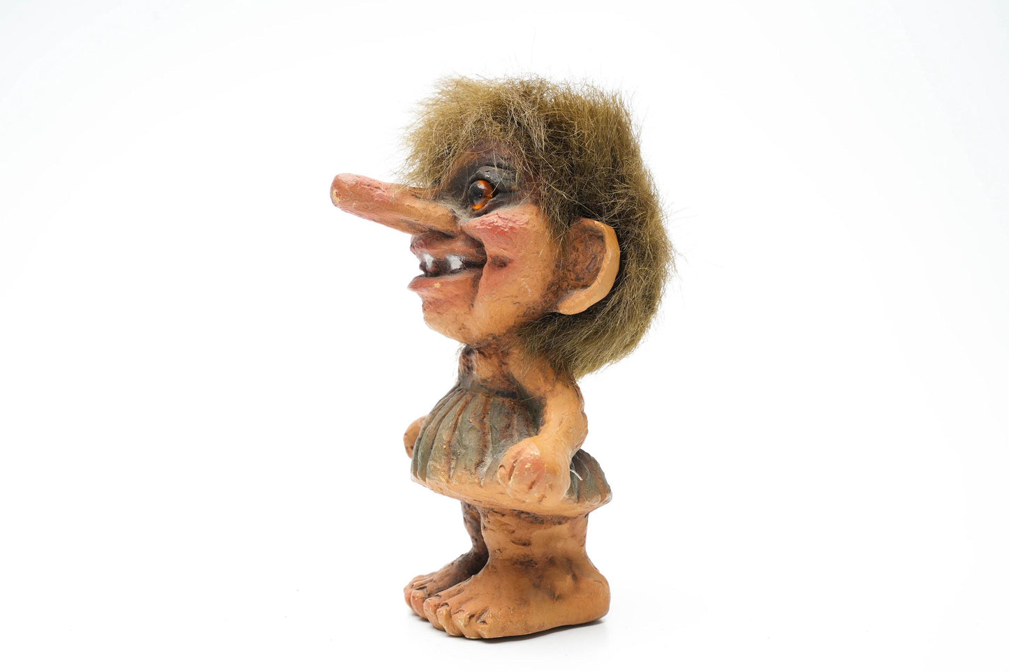 Nyform Trollenmeisje met Jurkje – Vintage Noors Beeldje – 15 cm / ca. 5.9 inch