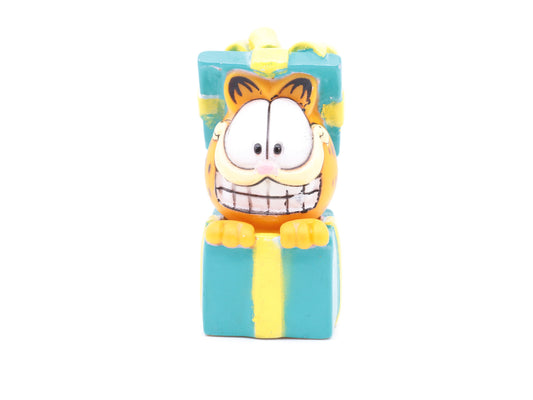 Vintage Garfield plastic toy gemaakt door Paws in jaren 80| Garfield suprise | Garfield in een kado | Vintage garfield speeltje