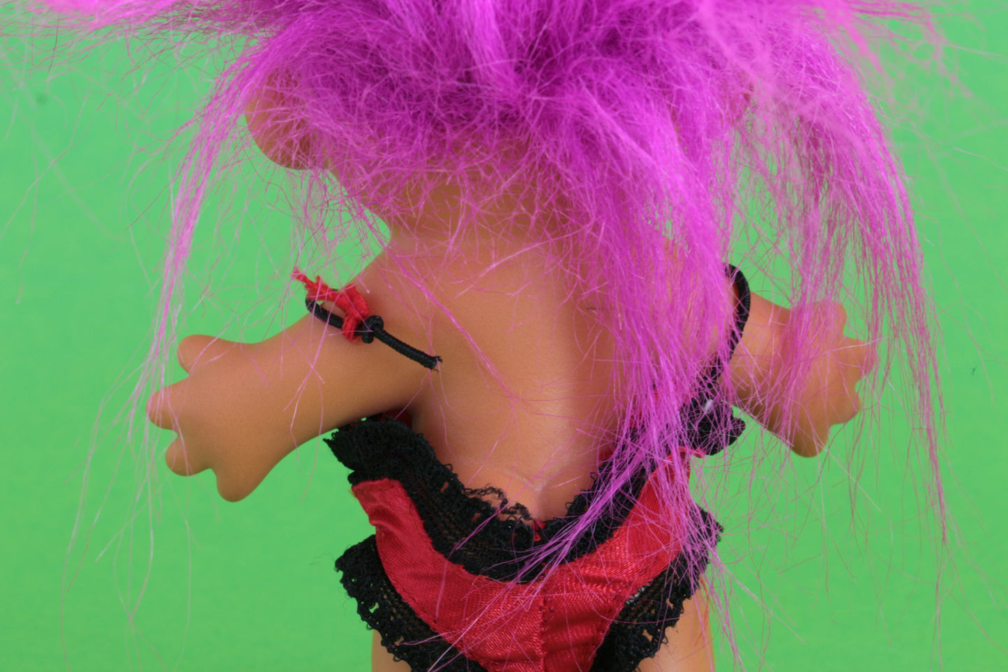 Vintage trol in victoria secret lingeriesetje | Oude dam trol | Dam trol in lingerie