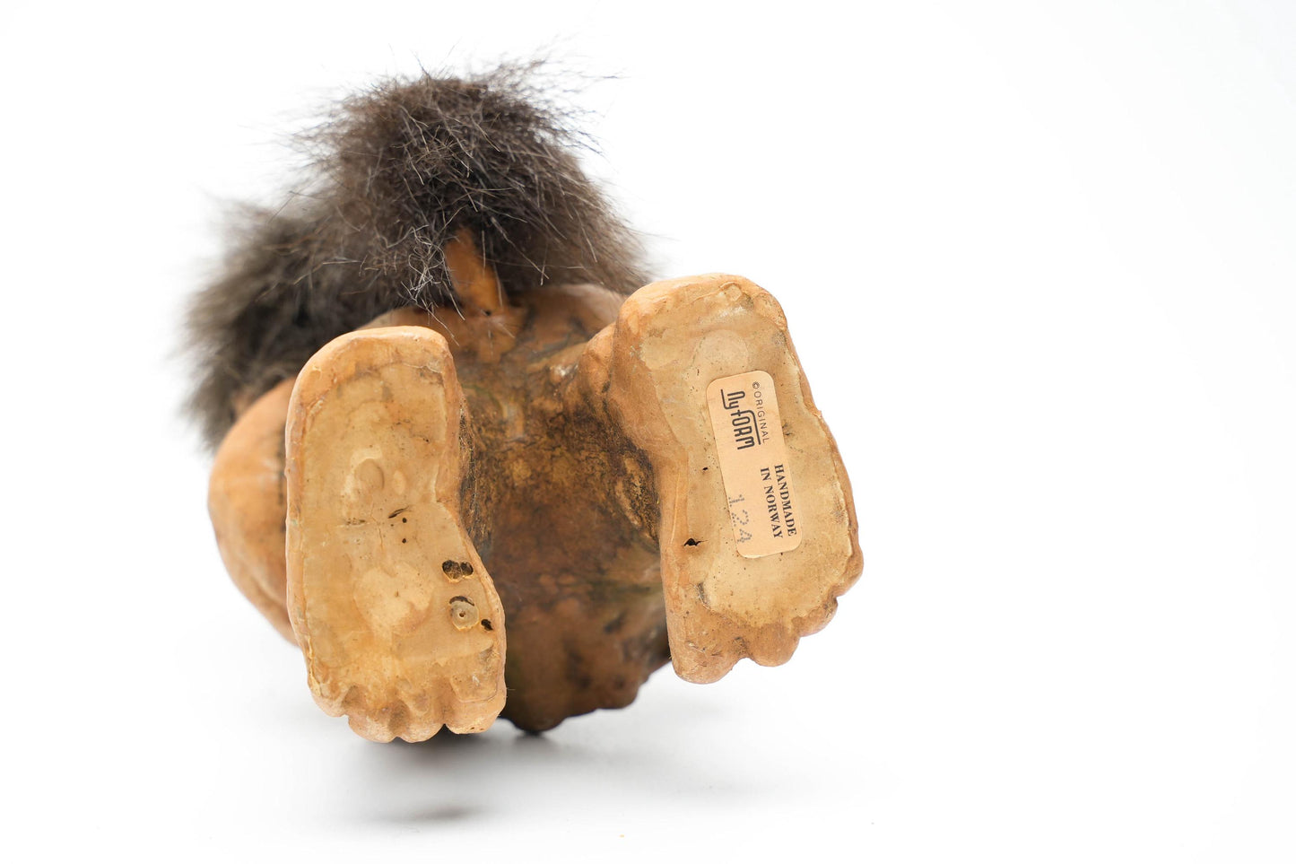 Vintage Nyform Trol met Grote Neus & Bolle Buik – Noors Handgemaakt Trollenbeeldje – 15 cm / ca. 5.9 inch