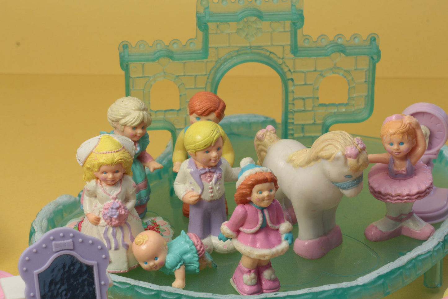 Fisher Price Precious Places Magnetic Key Mansion Dollhouse  | Precious places figuren|