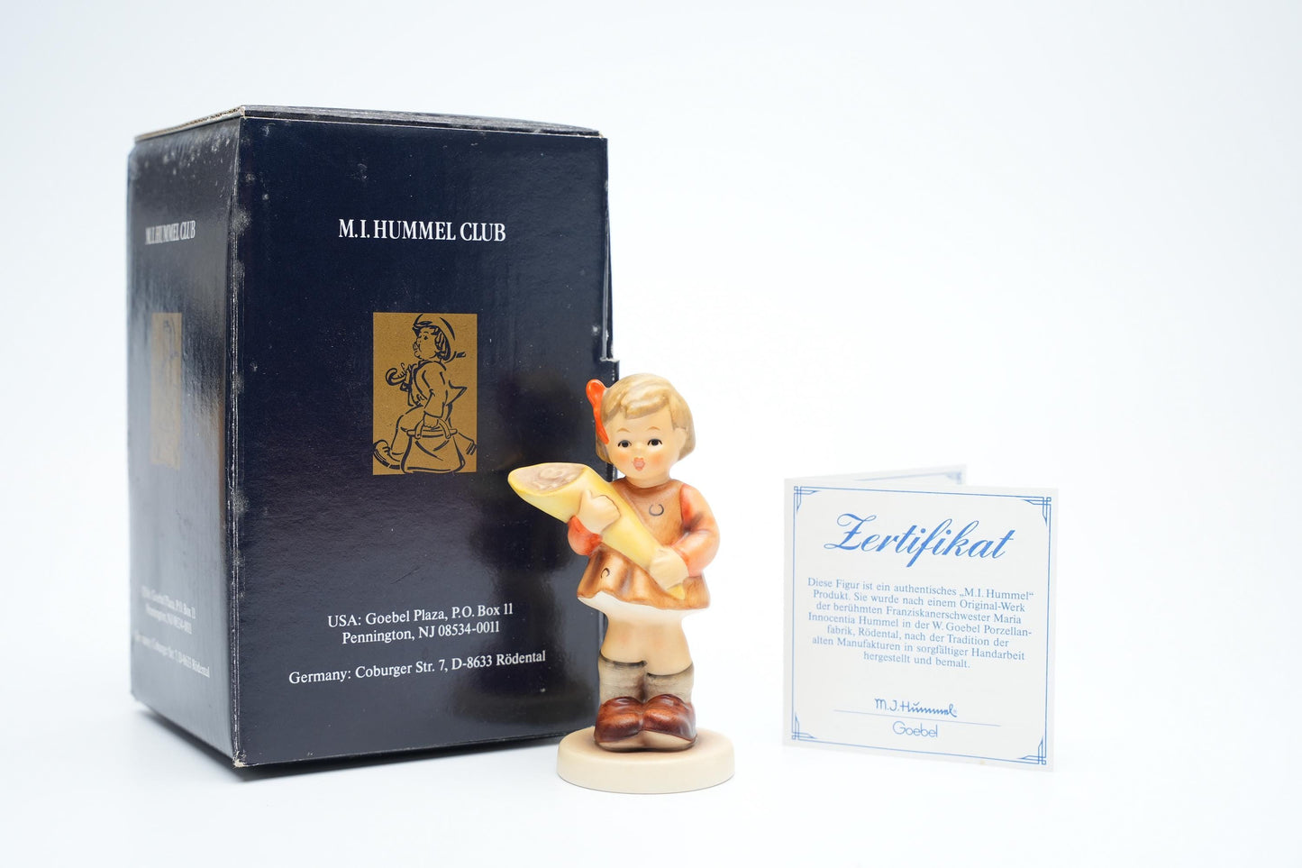 A Sweet Offering #144 - Hummel 549 (9 cm / 3.5 inch)